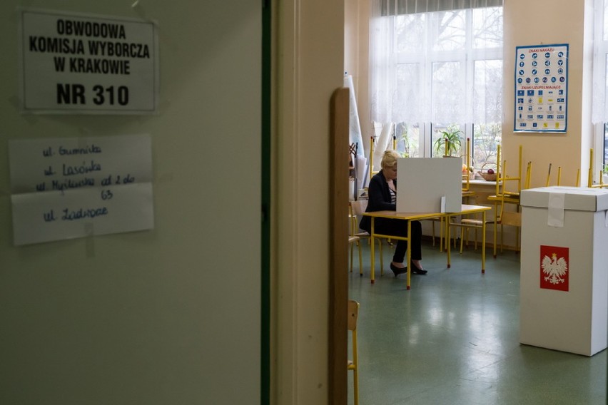 Wybory samorządowe 2014: Kraków głosuje w wyborach [ZDJĘCIA]