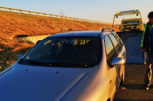 Policjanci ze Strzelec Opolskich badali trzeźwość kierowców w rejonie węzła autostradowego.