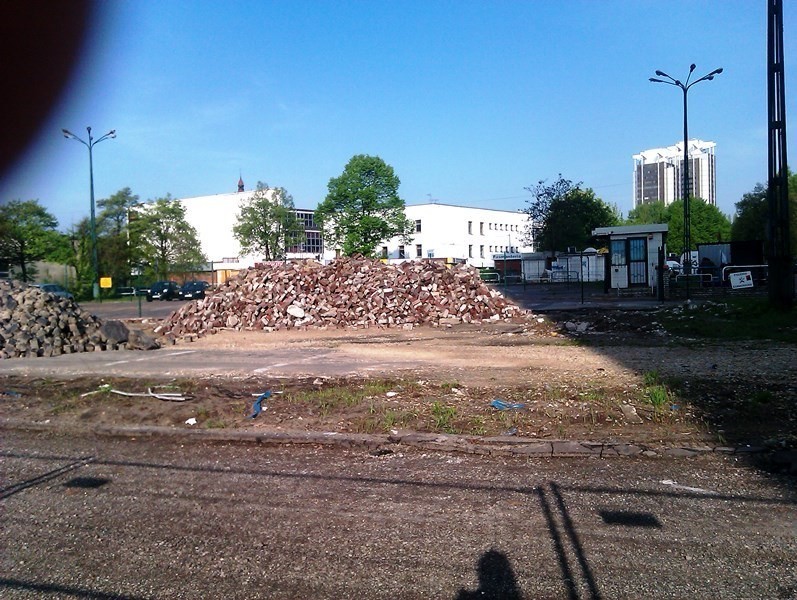 Przebudowa centrum Katowic: drugi etap trwa. Wkrótce rozbiórka Michalika i odsłonięcie Rawy FOTO