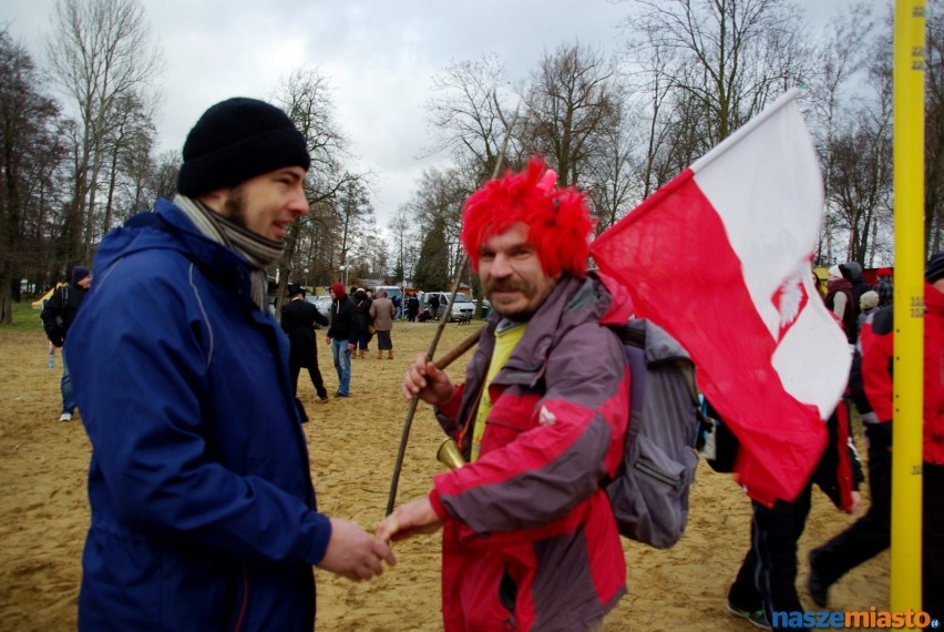 Żużlowcy Unii Leszno kąpali się z morsami w Jeziorze...