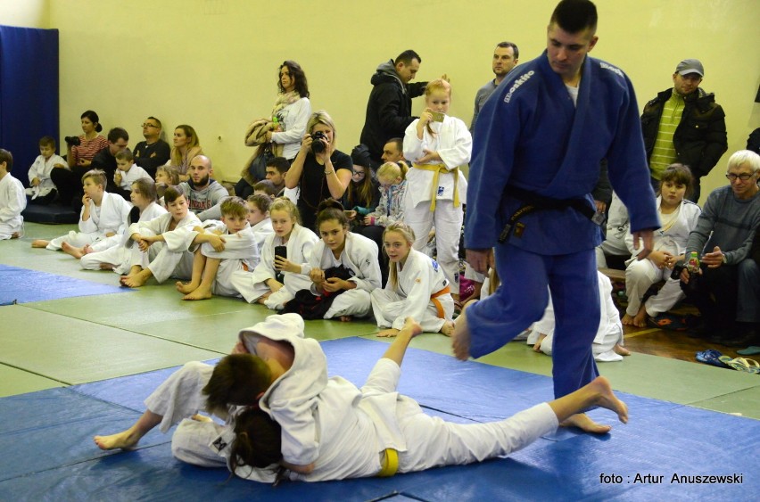 VI Mikołajkowy Turniej w judo [ZDJĘCIA]