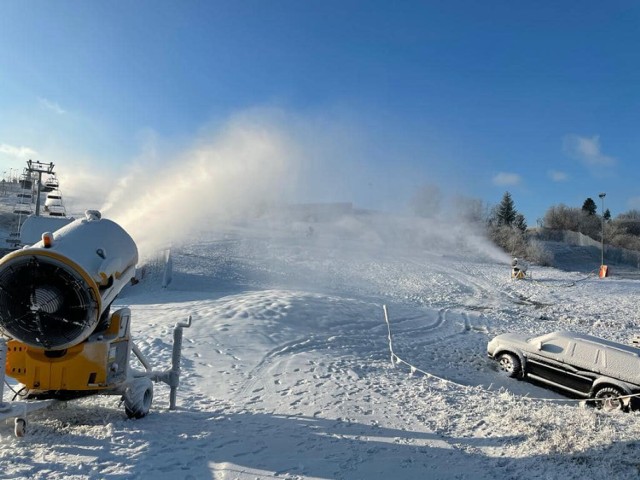 W krynicy-Zdrój zrobiło się biało, stoki narciarskie odliczają dni do otwarcia sezonu