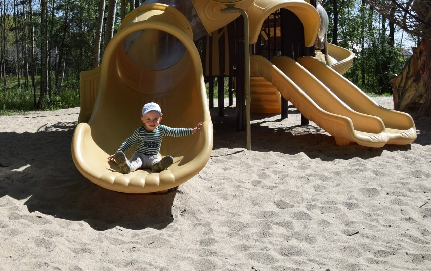Ignacy lubi nowy park dla dzieci w Nowej Soli. Kliknij w...