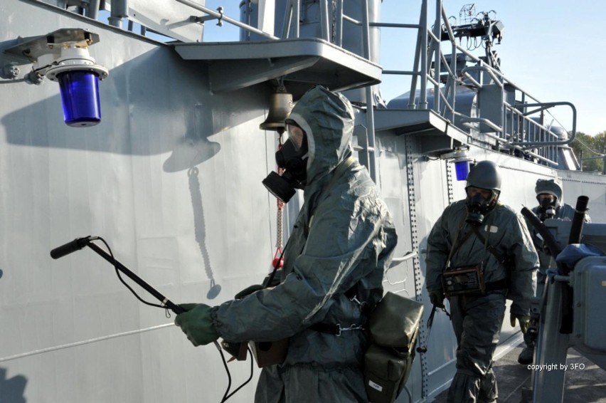 Ćwiczenia neutralizacji skażenia na okrętach