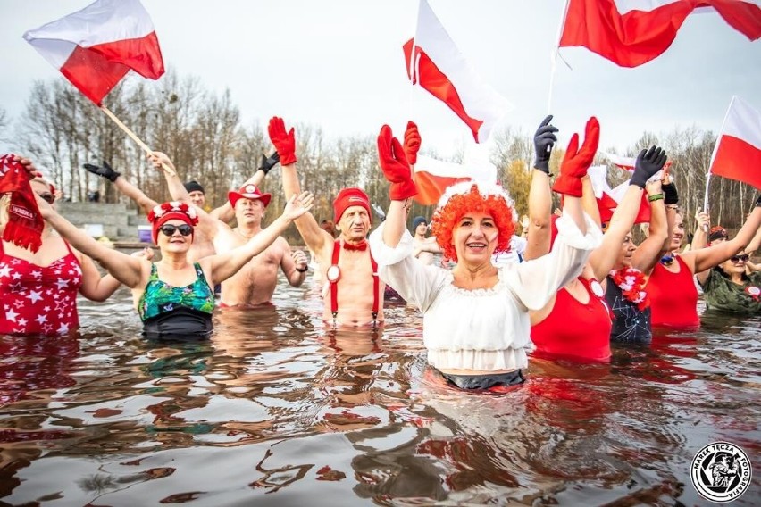 Są organizowane biegi, pokazy militarne oraz...wielkie...