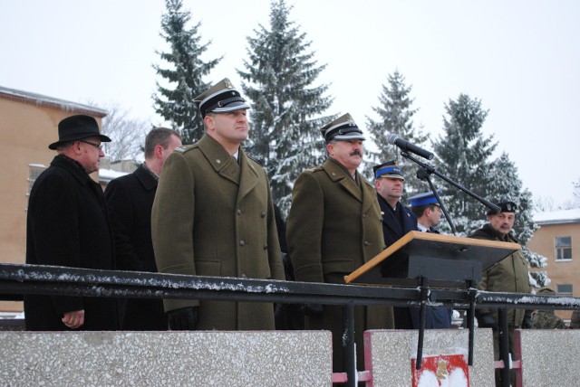 Podpułkownika Zdzisława Świniarskiego zastąpił na tym stanowisku major Sylwester Wlaszczyk (na zdjęciu z lewej)