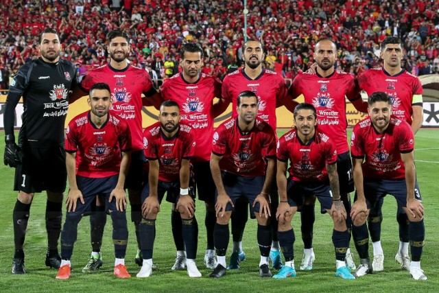 Drużyna Nassaji Mazandaran, która przeszła do historii klubu zwycięstwem w finałowym meczu Hazfi Cup w 2022 roku