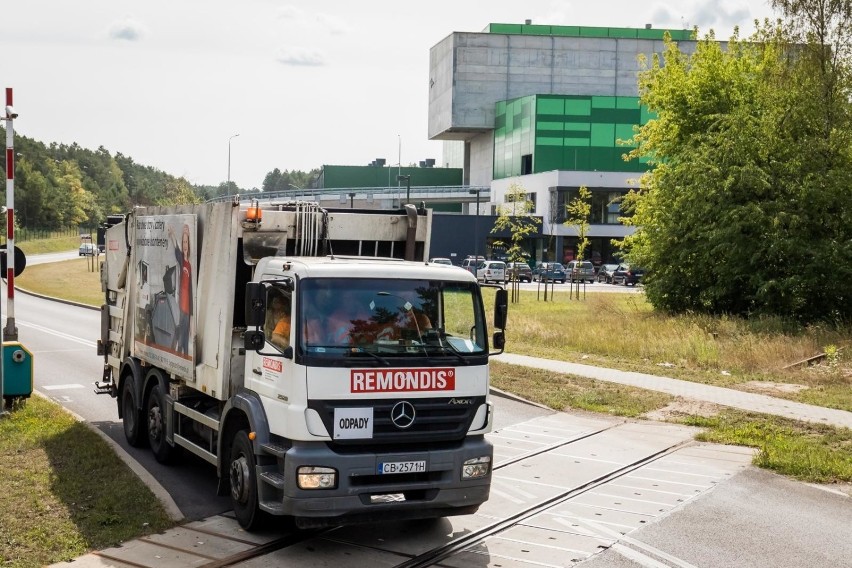 4. Doceń pracowników odbierających odpady
• Nie utrudniaj im...