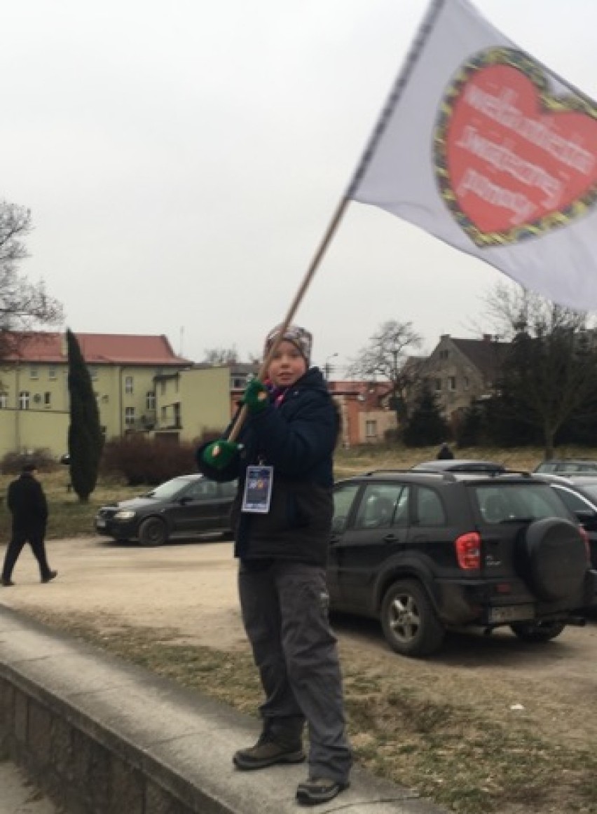 Wielka Orkiestra Świątecznej Pomocy gra w Gołańczy. Zdjęcia wolontariuszy w akcji