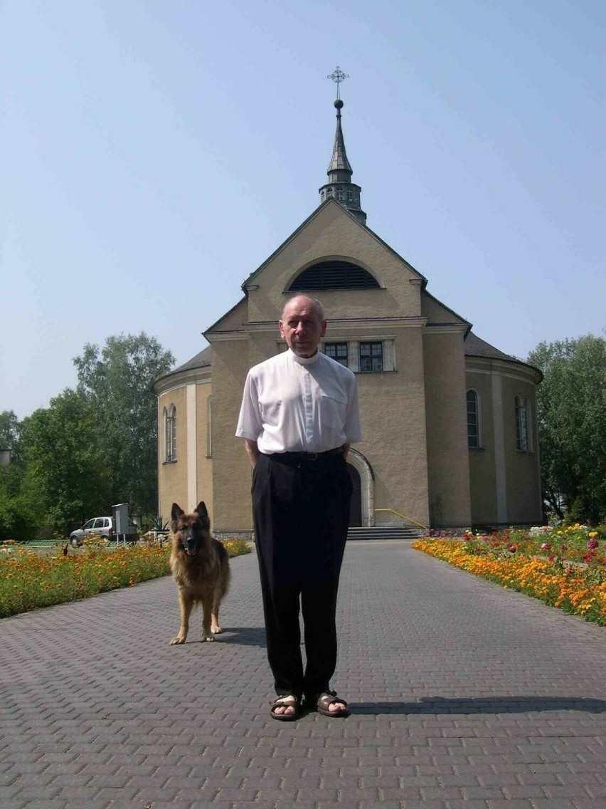 Ks. Wolfgang Globisch (1933-2023) 29 lat kierował parafii w...