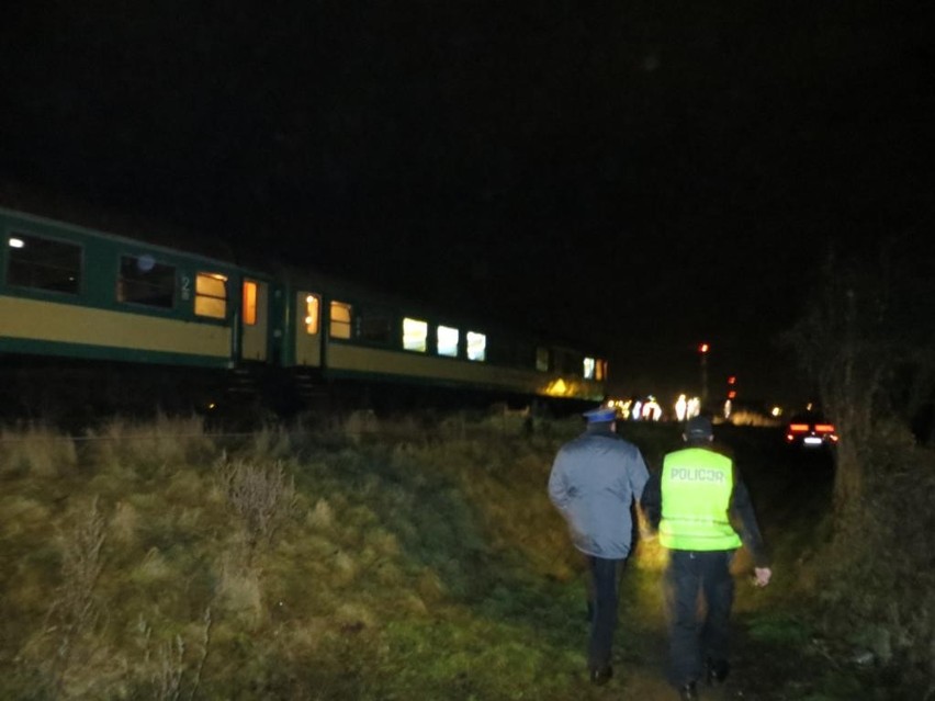 Złotów: Tragiczny wypadek. Pod kołami pociągu zginęła młoda kobieta [FOTO]