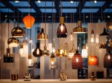 Lampy sufitowe – zobacz, jak nowocześnie oświetlić mieszkanie. Te modele lamp są zarówno funkcjonalne, jak i modne