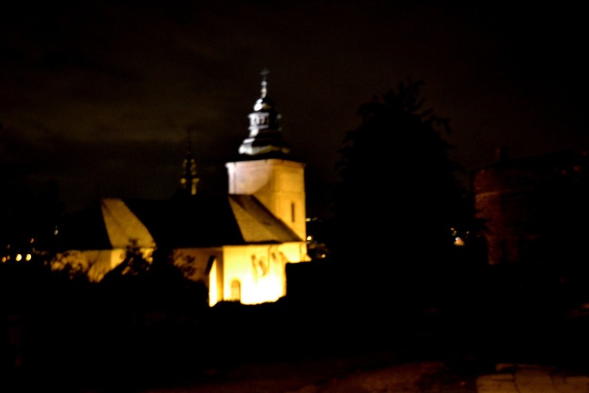 Park na Wzgórzu Zamkowym nocą