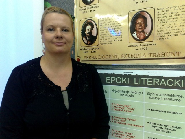 Pani Magdalena Lipińska jest nauczycielem od 14 lat. Uczy języka ...