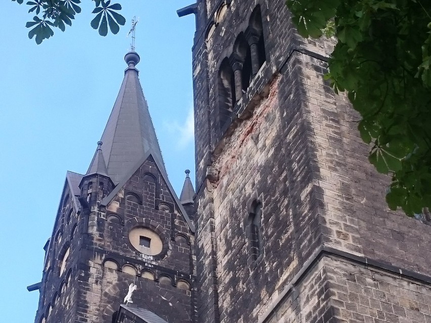 Zniszczenia w kościele Trójcy Przenajświętszej