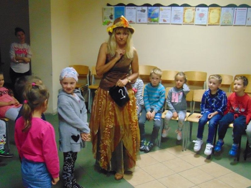 Pani Jesień odwiedziła naszych milusińskich w Przedszkolu Krasnala Hałabały! [GALERIA ZDJĘĆ]