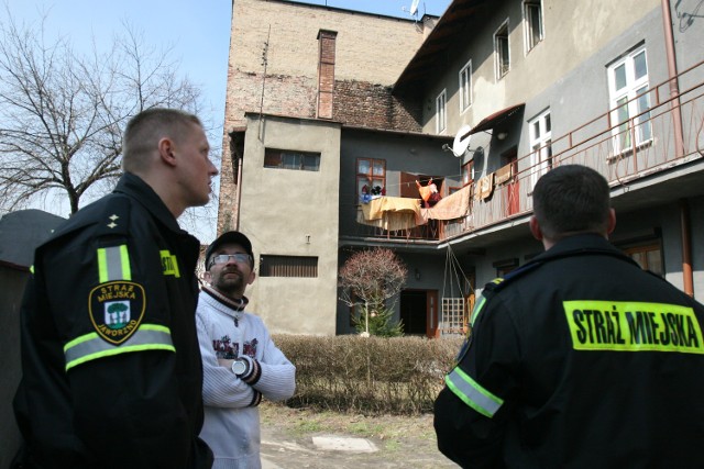 Drugie piętro kamienicy nie nadaje się do zamieszkania. Miasto zapewni lokatorom lokale zastępcze.