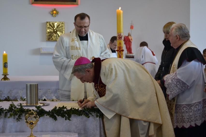 W Starogardzie otwarto kościół pw. Miłosierdzia Bożego. Biskup wmurował kamień węgielny FOTO i FILM