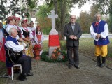 Odsłonięcie pomnika w Piasku z udziałem rodziny Augustyna Czornika