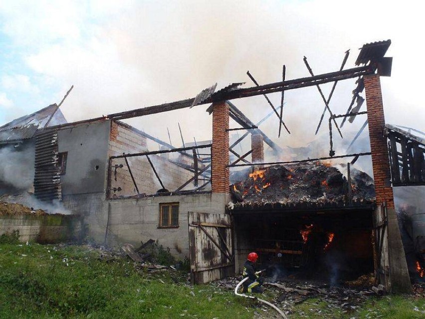 Pożar gospodarstwa w czasie pogrzebu dziecka