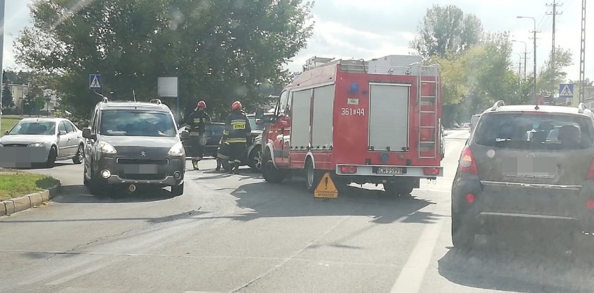 Wypadek na skrzyżowaniu ulic Wiejska - Zbiegniewskiej we Włocławku [zdjęcia]