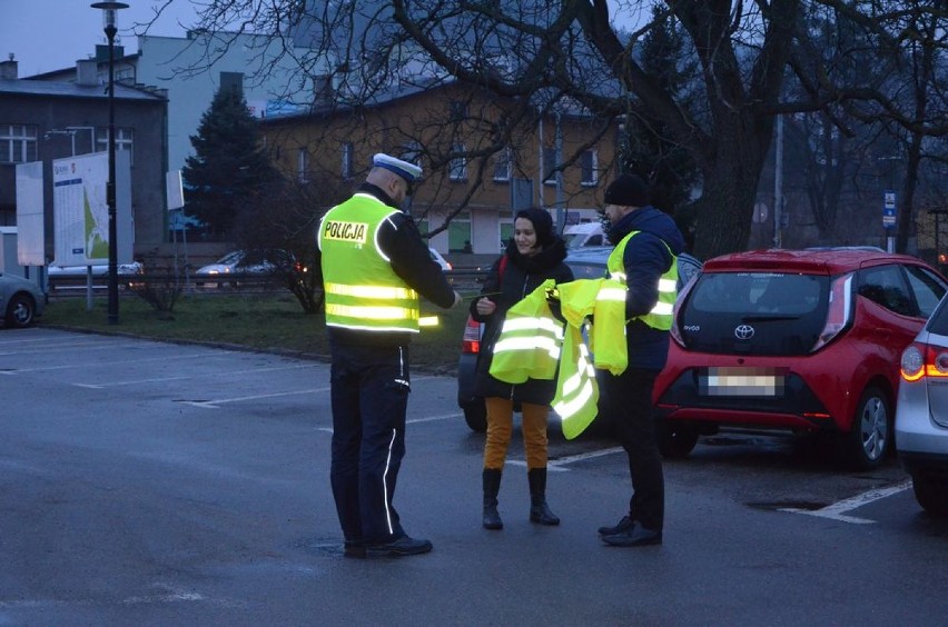 Policja pod Galerią Rumia i Urzędem Miejskim czekała na przechodniów ZDJĘCIA