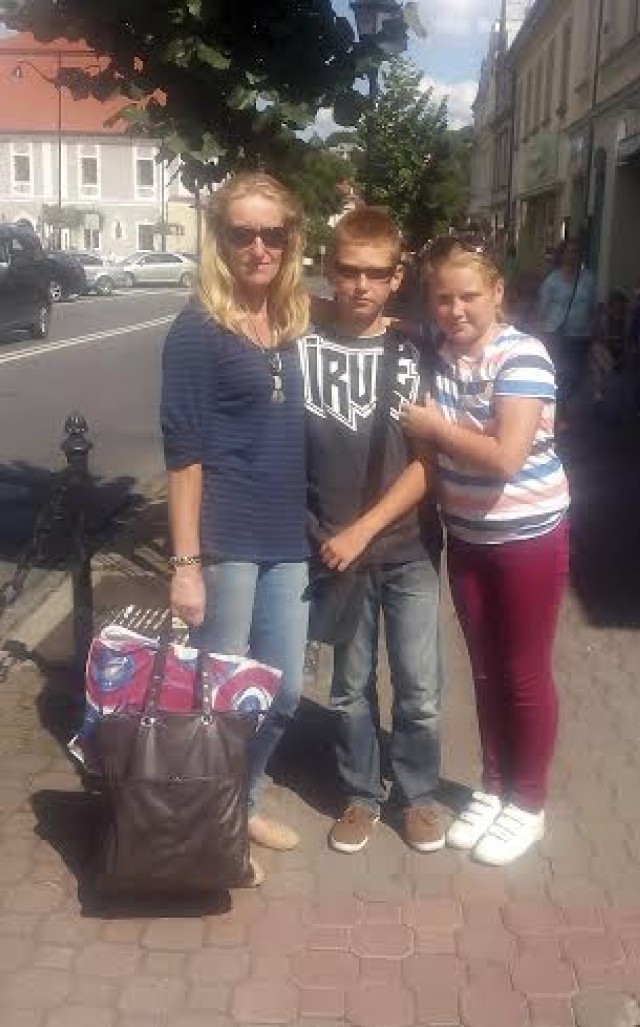 Agnieszka Tokarz wyprawkę szkolną dla swoich dzieci kompletuje przez całe wakacje. 11-letnia Patrycja i 13-letni Dawid zgodnie przyznają, że jeśli chodzi o przybory szkolne, nie są wymagający