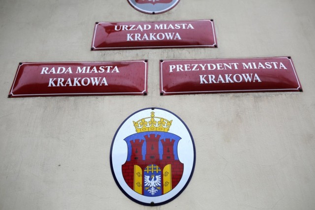 Herb miasta Krakowa na budynku magistratu