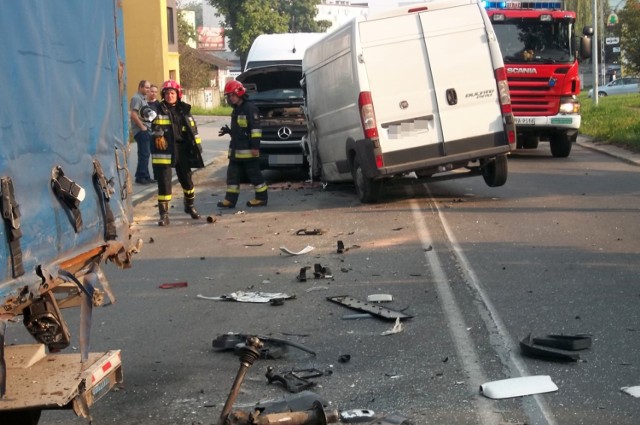 Wypadek na ul. Krakowskiej w Radomsku. Kierowca pijany?