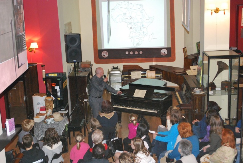 Łukasz Wierzbicki gościem Bydgoskich Biesiad Czytelniczych, Cafe Pianola,  09.04.2011r.