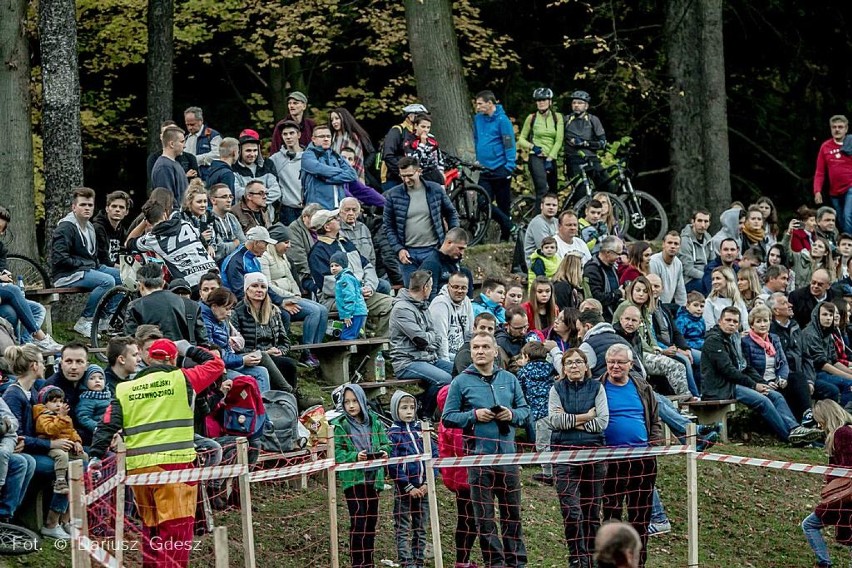 Ponad 40 kolarzy wystartowało w Mistrzostwach Polski w Four Crossie w Szczawnie-Zdroju