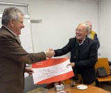 Pomoc dla Ukraińców przebywających w powiecie kwidzyńskim. Dr Christian Meyl z zakonu Joannitów przekazał czek na 3 tys. euro