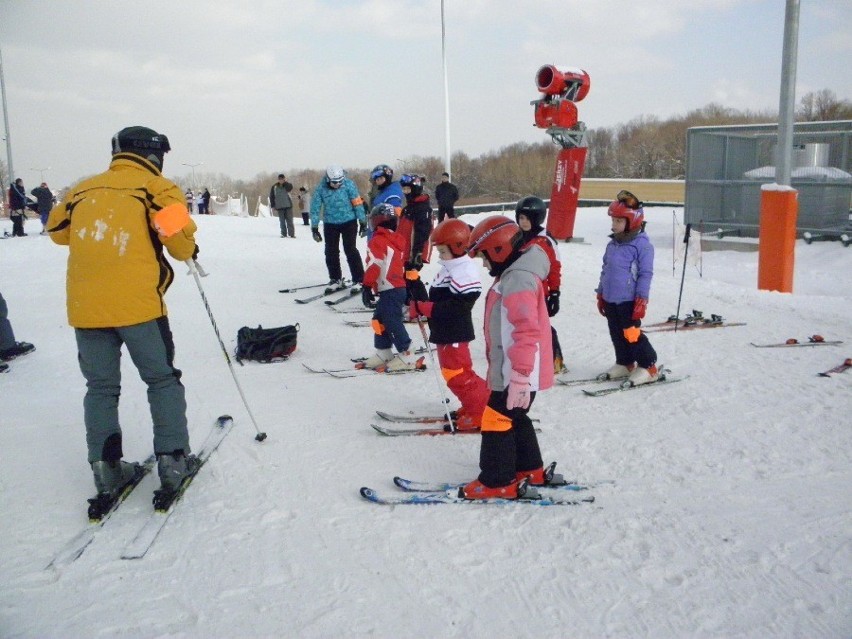 Ferie zimowe 2013 w Beskidach [ZDJĘCIA]. Zobacz tłumy na Dębowcu