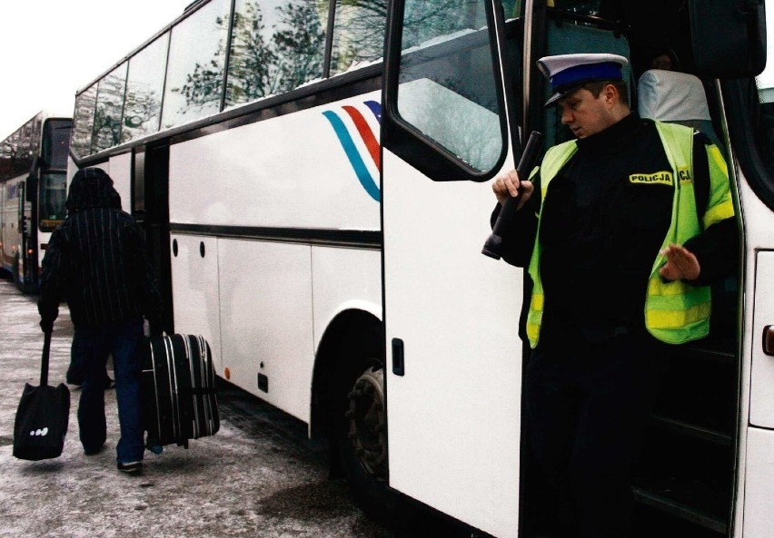 Sprawdzone zostaną także autokary, które będą wiozły dzieci...