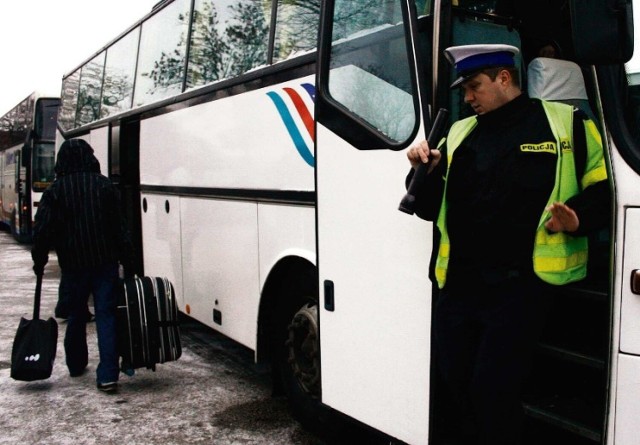 Sprawdzone zostaną także autokary, które będą wiozły dzieci na zimowy wypoczynek. Te tarnowscy policjanci zamierzają przeprowadzać na parkingu przy ulicy Rozwojowej w Tarnowie