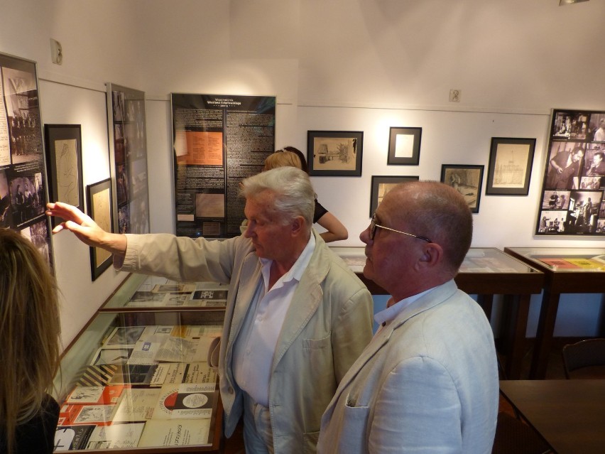 Muzeum Regionalne. Bliscy Mariana Bogusza zwiedzili jubileuszową wystawę