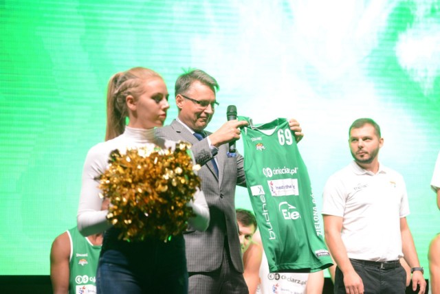 Prezydent Zielonej Góry Janusz Kubicki od wielu lat jest kibicem koszykarzy Stelmetu.