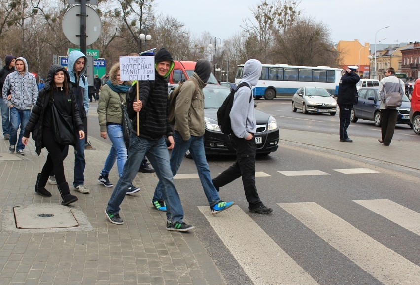 Nie zapowiada się, by protesty na rondzie szybko się...