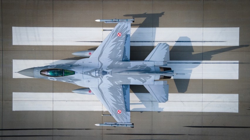 Polskie F16 już 100 tysięcy godzin w powietrzu ZDJĘCIA