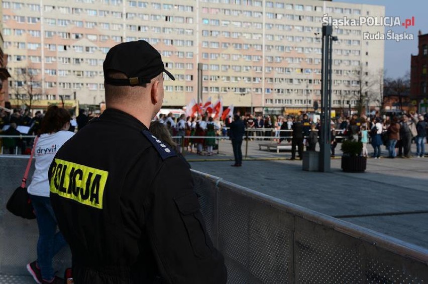 Policjanci zabezpieczali wizytę Prezydent RP Andrzeja Dudy w Rudzie Śląskiej [ZDJĘCIA]