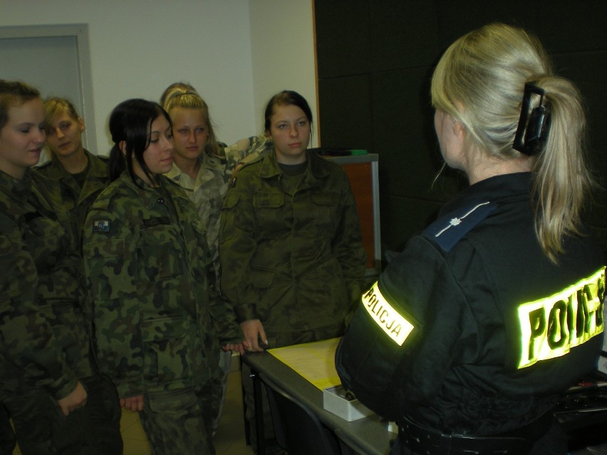 Toruń: Klasa mundurowa na strzelnicy [ZDJĘCIA]