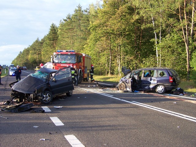 Kolejny wypadek z udziałem rowerzysty

Z kolei około godziny 18.15 oficer dyżurny oleckiej komendy otrzymał zgłoszenie o wypadku drogowym w Cimochach. Natychmiast na miejsce skierowano patrol drogówki. Funkcjonariusze pracujący na miejscu wypadku wstępnie ustalili, że kierujący rowerem 22-latek, nie ustąpił pierwszeństwa przejazdu jadącemu drogą wojewódzką  kierującemu  hondą. W konsekwencji doszło do zderzenia bocznego pojazdów.

Zobacz też: AZS Indykpol Olsztyn. Krzysztof Stelmach nowym trenerem olsztynian