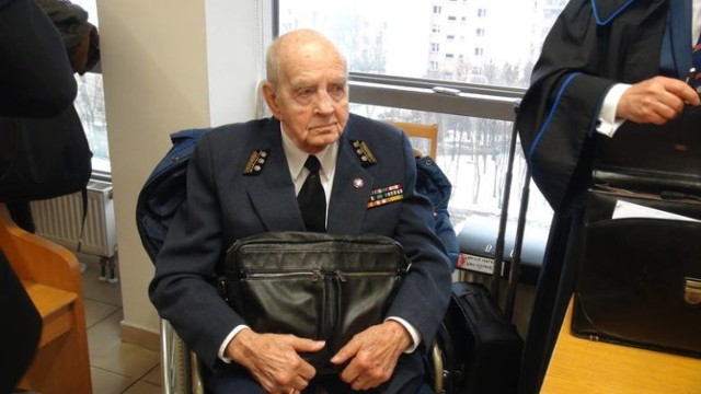 94-letni Zbigniewa Radłowski, były żołnierz Armii Krajowej pozwał niemieckiego producenta serialu