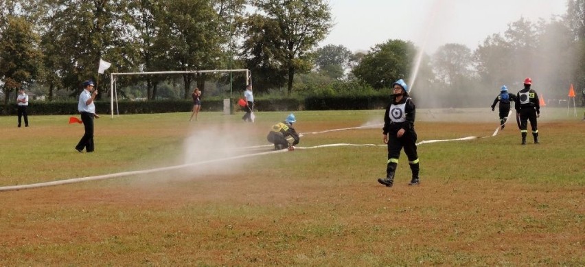 Strażacy z gminy Mogilno rywalizowali na boisku [zdjęcia]
