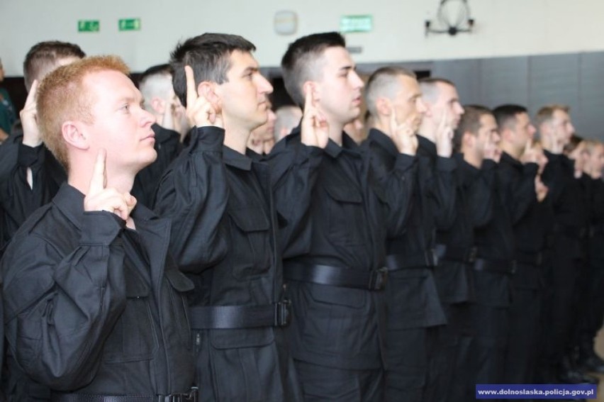 Ślubowanie nowych policjantów na Dolnym Śląsku