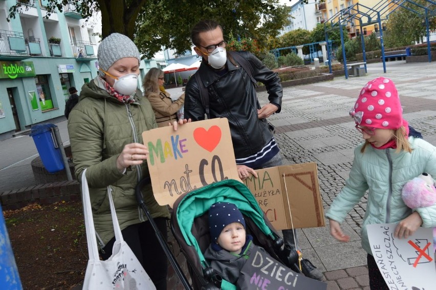 "No Nature, No Future". Młodzieżowy Strajk Klimatyczny w  Pile [ZDJĘCIA]