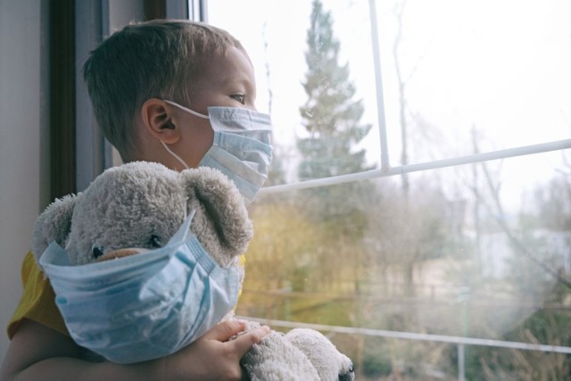 Już w 52 przypadkach zespół ogólnoustrojowej reakcji zapalnej u dzieci połączono z koronawirusem
