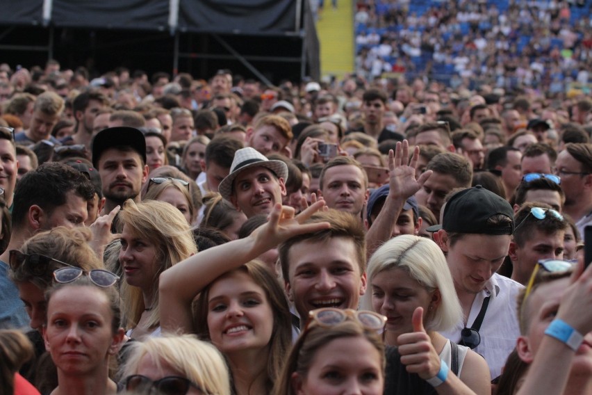 Miuosh na Stadionie Śląskim z NOSPR i gośćmi. 40 tys. fanów - ZDJĘCIA publiczności [Scenozstąpienie]