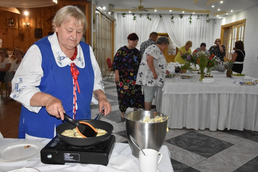 Elżbieta Minda z Olszewski (na zdjęciu) wraz z córką Agatą...