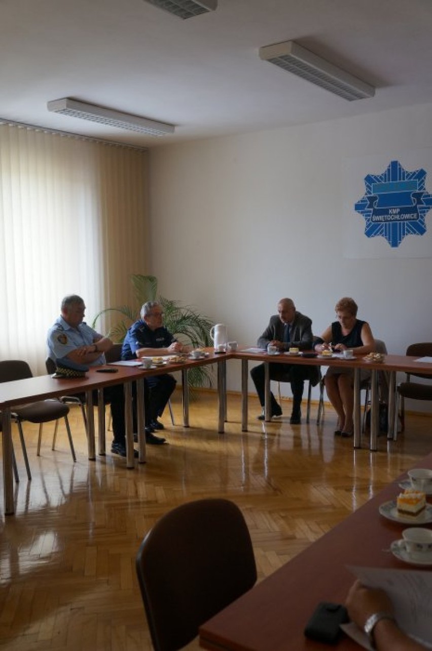 Posiedzenie Komisji Bezpieczeństwa w Świętochłowicach: zebranie po raz pierwszy  komendzie